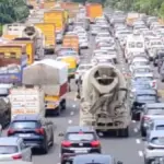 ग्रेटर नोएडा से दिल्ली मार्ग पर पांच किलोमीटर लंबा भीषण जाम, हजारों वाहन फंसे | noida traffic news