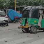 सुखदेव विहार मेट्रो स्टेशन के पास तेज रफ्तार कार ने ऑटो और ई-रिक्शा को रौंदा, एक की मौत | delhi news