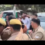 आगरा में किसानों के प्रदर्शन के दौरान धक्का-मुक्की, सिटी मजिस्ट्रेट और थाना प्रभारी गिरे | agra news