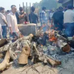 आगरा के ताजगंज मोक्षधाम में कुत्ते का अंतिम संस्कार करने पर मुकदमा दर्ज | agra news