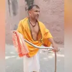 ताजमहल के गार्डन में दिखा सात फीट लंबा सांप, पर्यटकों में फैली दहशत | agra news