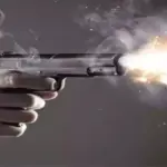 आगरा में खेत की मेड़ के विवाद को लेकर खूनी संघर्ष, ताबड़तोड़ फायरिंग में युवती की मौत और पांच घायल | agra news
