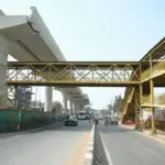 आगरा मेट्रो ने बिना फुट ओवर ब्रिज हटाए स्थापित किया यू-गर्डर, अपनाई अनूठी तकनीक | agra news