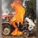 खेत की जुताई के दौरान अचानक ट्रैक्टर में लगी भीषण आग, चालक ने कूदकर बचाई जान | lalitpur news
