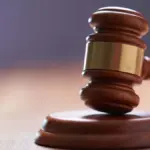 होटल के बिल में जबरन सर्विस चार्ज वसूलना पड़ा भारी, शांगरी-ला इरोस पर एक लाख का जुर्माना | national news
