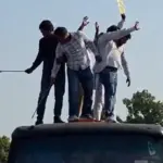 दिल्ली में इंडिया गेट के पास ‘आप’ कार्यकर्ताओं का प्रदर्शन, चुनाव आयुक्त के खिलाफ नारेबाजी | delhi news